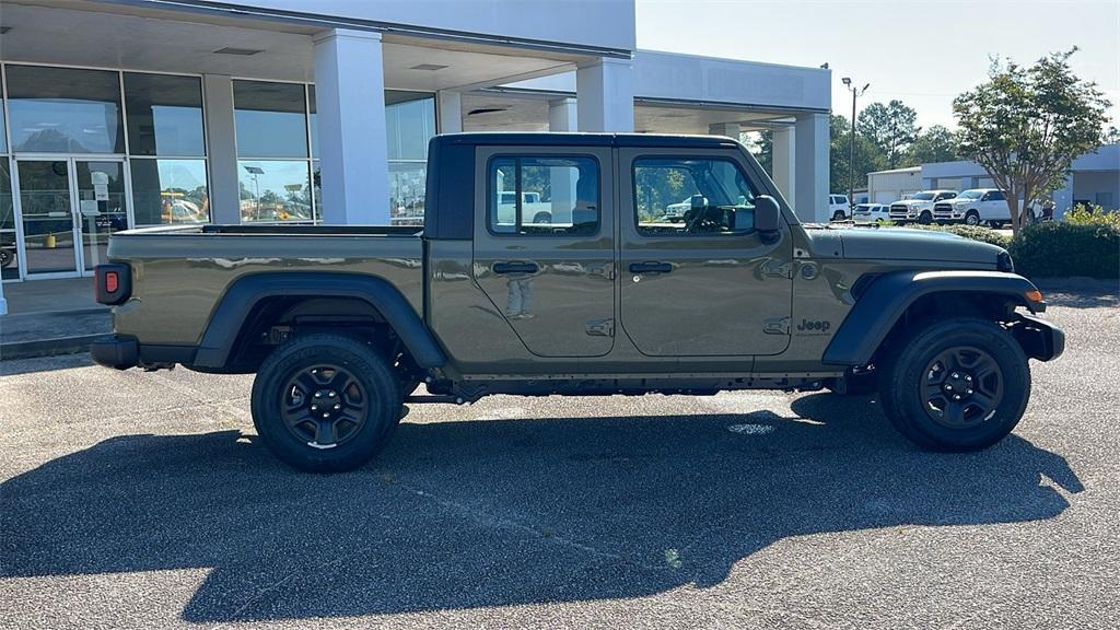 new 2025 Jeep Gladiator car, priced at $38,450