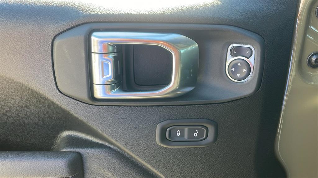 new 2026 Jeep Wrangler car, priced at $42,575