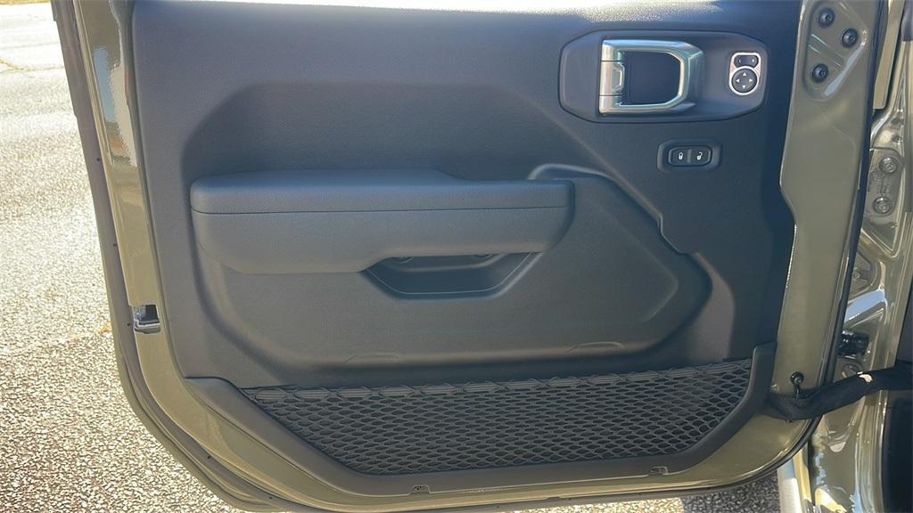 new 2026 Jeep Wrangler car, priced at $42,575