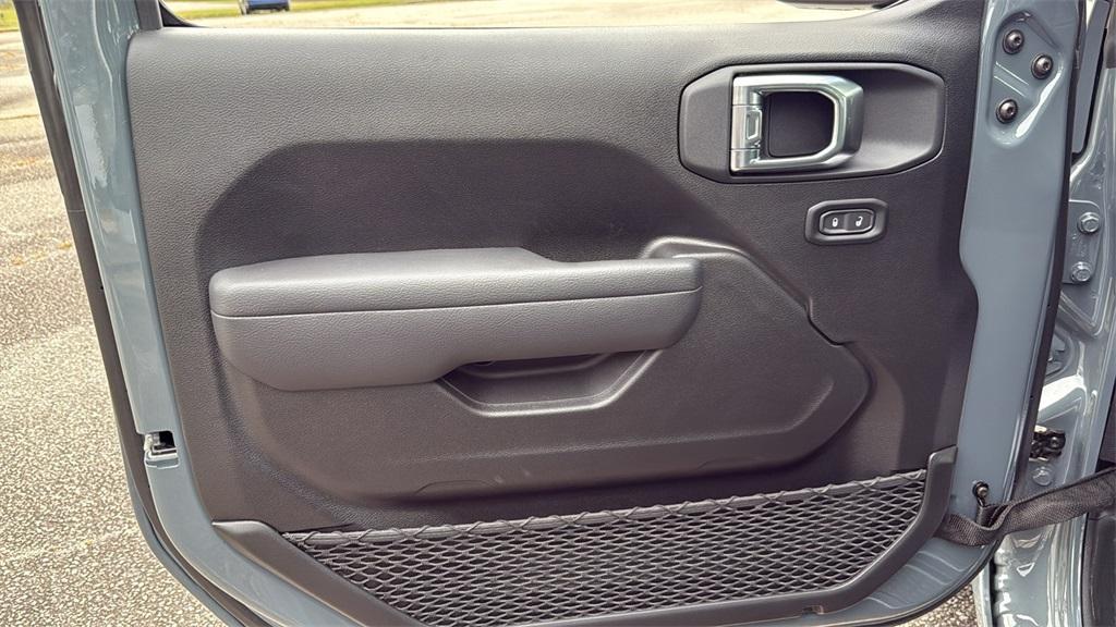 new 2026 Jeep Wrangler car, priced at $38,350