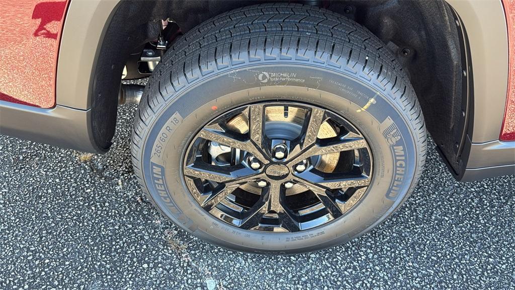 new 2025 Jeep Grand Cherokee L car, priced at $38,922