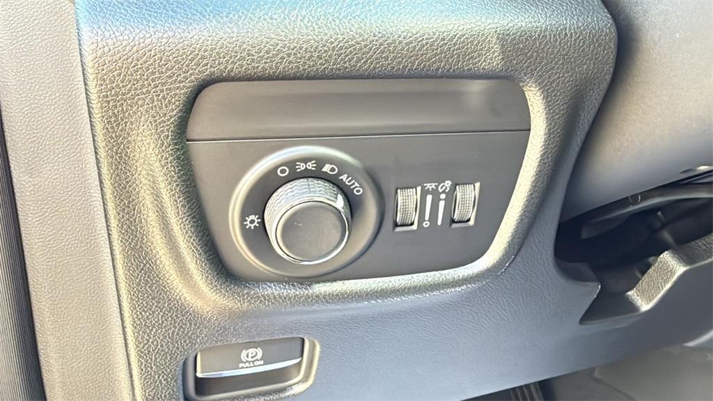 new 2025 Jeep Grand Cherokee L car, priced at $38,922