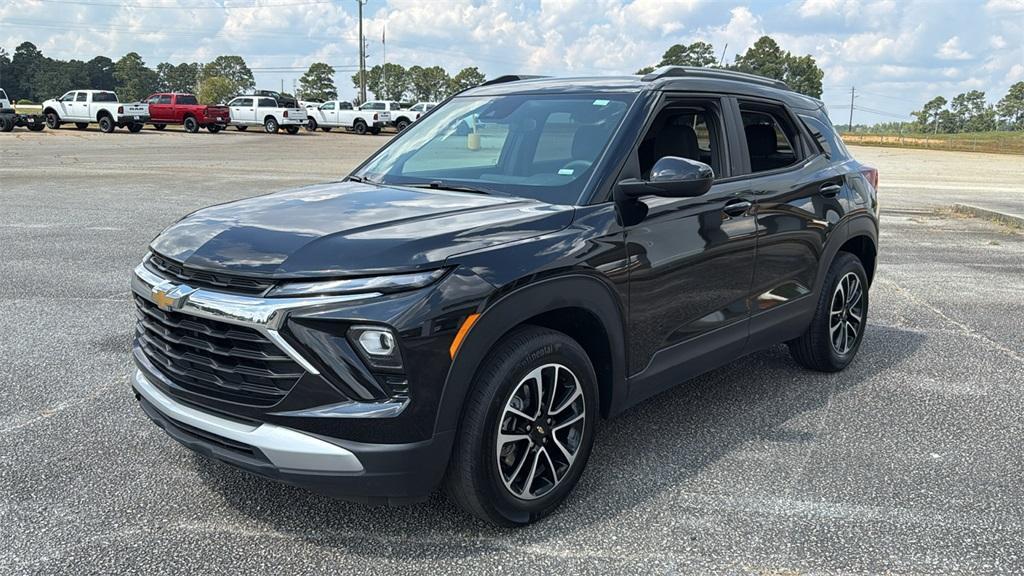 used 2025 Chevrolet TrailBlazer car, priced at $24,490