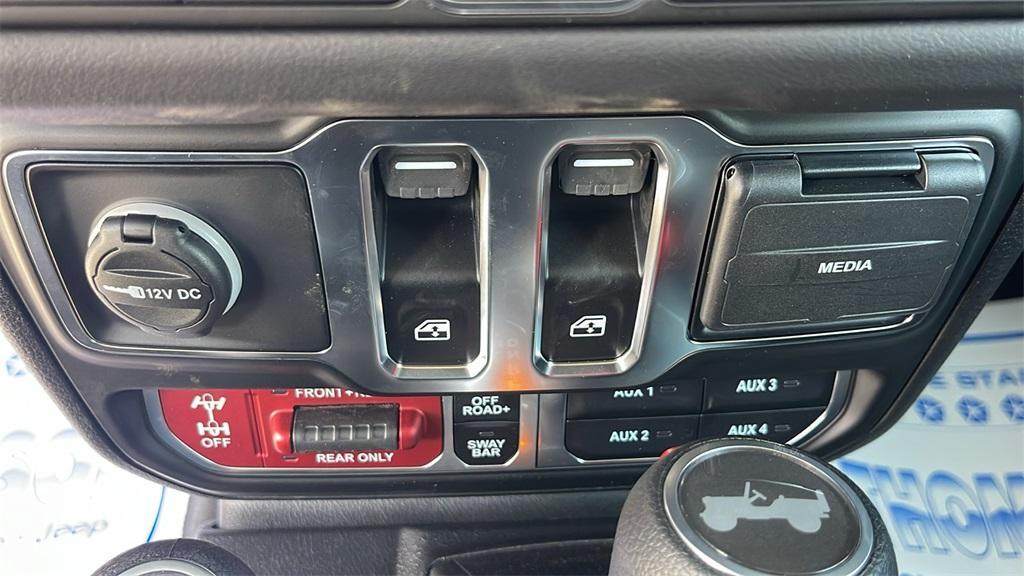 new 2025 Jeep Wrangler car, priced at $57,190