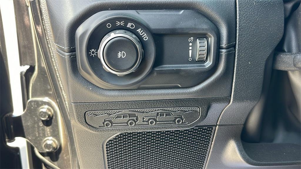 new 2025 Jeep Wrangler car, priced at $57,190