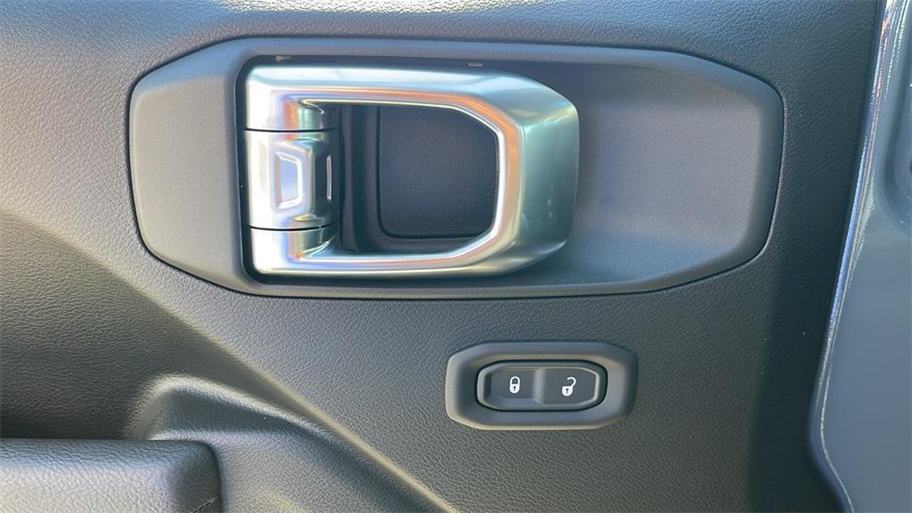 new 2026 Jeep Wrangler car, priced at $35,235