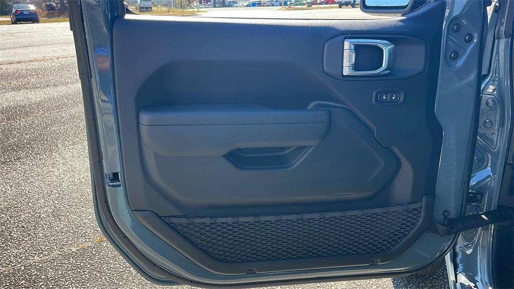 new 2026 Jeep Wrangler car, priced at $35,235