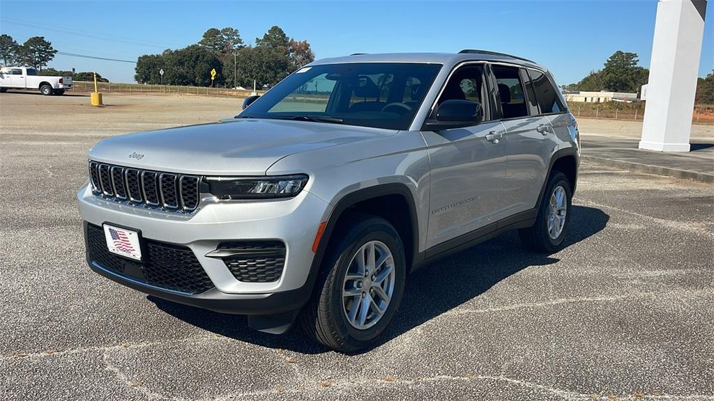 new 2025 Jeep Grand Cherokee car, priced at $33,372