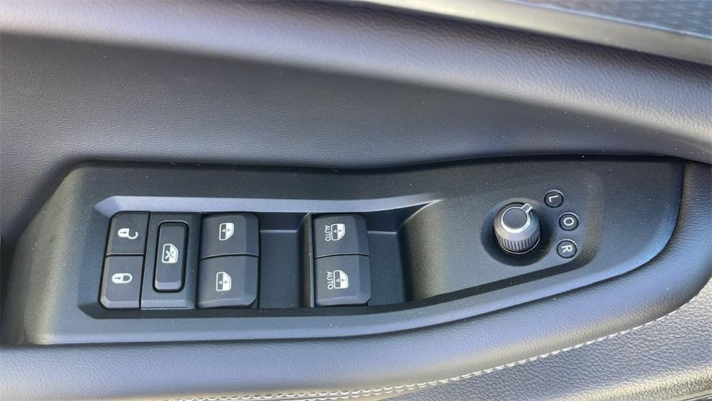 new 2025 Jeep Grand Cherokee car, priced at $33,372