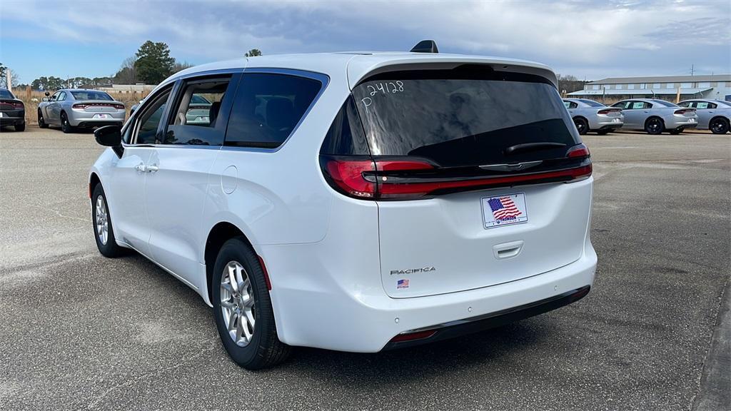 new 2024 Chrysler Pacifica car, priced at $41,170