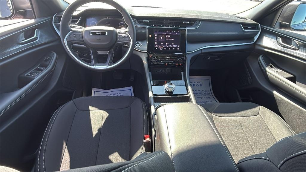 new 2025 Jeep Grand Cherokee car, priced at $33,751