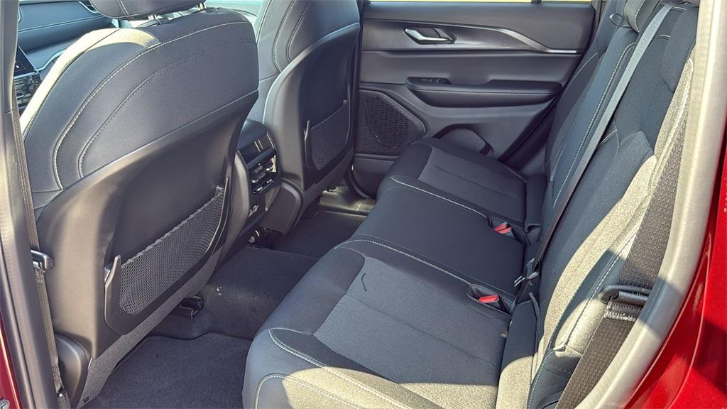 new 2025 Jeep Grand Cherokee car, priced at $33,751