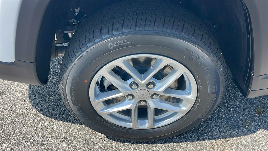 new 2025 Jeep Grand Cherokee L car, priced at $38,690