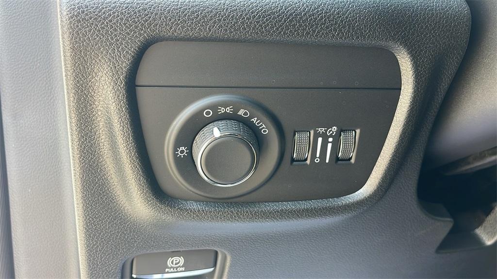 new 2025 Jeep Grand Cherokee L car, priced at $38,690