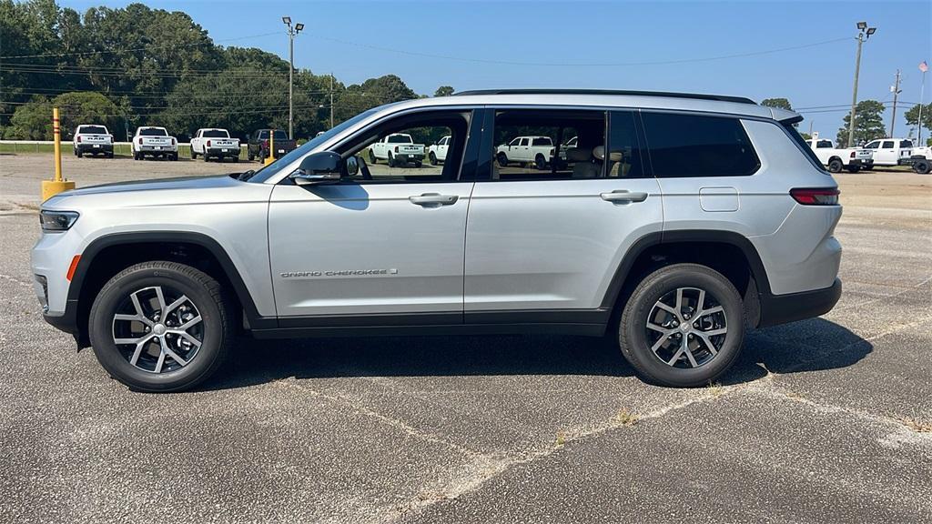 new 2025 Jeep Grand Cherokee L car, priced at $39,972