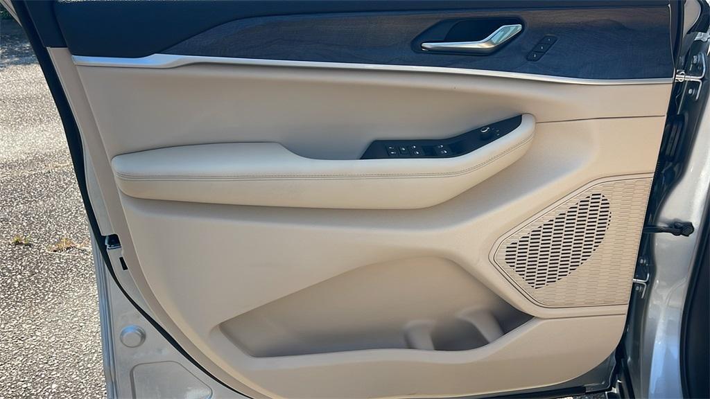 new 2025 Jeep Grand Cherokee L car, priced at $39,972