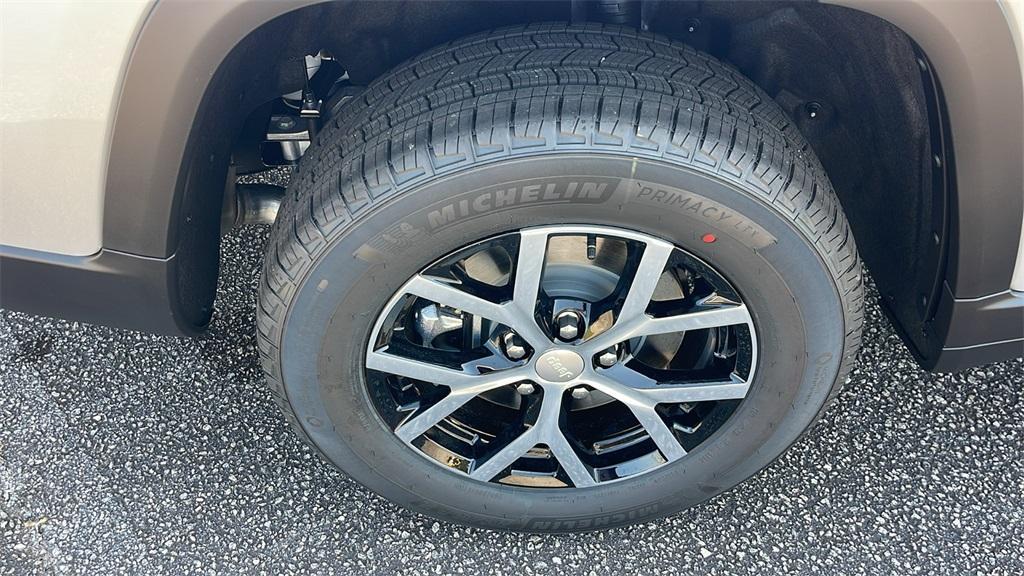 new 2025 Jeep Grand Cherokee L car, priced at $39,972