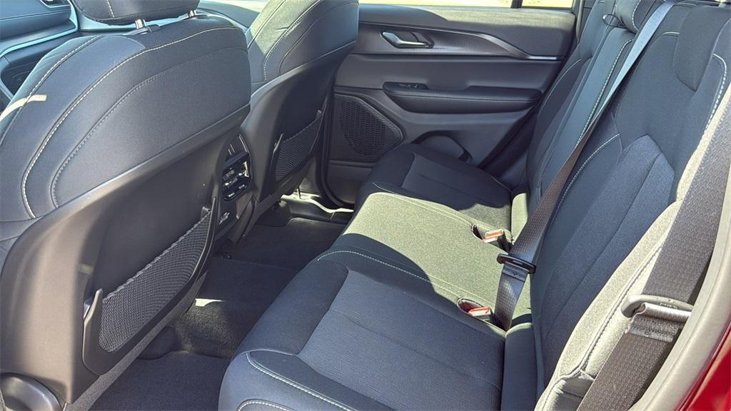 new 2025 Jeep Grand Cherokee car, priced at $35,225