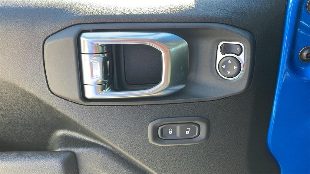 new 2026 Jeep Wrangler car, priced at $42,372