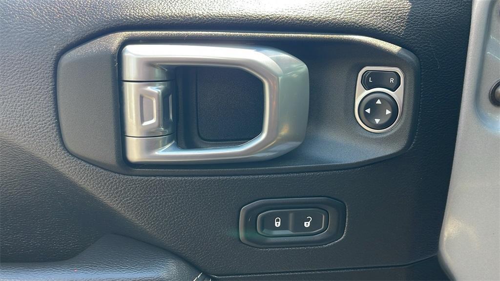 used 2022 Jeep Wrangler Unlimited car, priced at $39,910