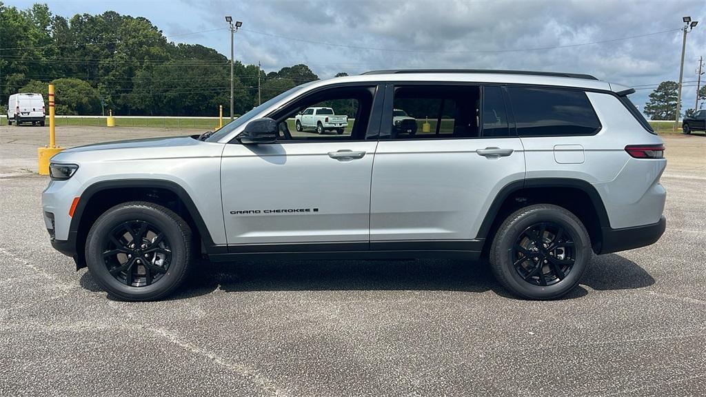 new 2025 Jeep Grand Cherokee L car, priced at $41,370