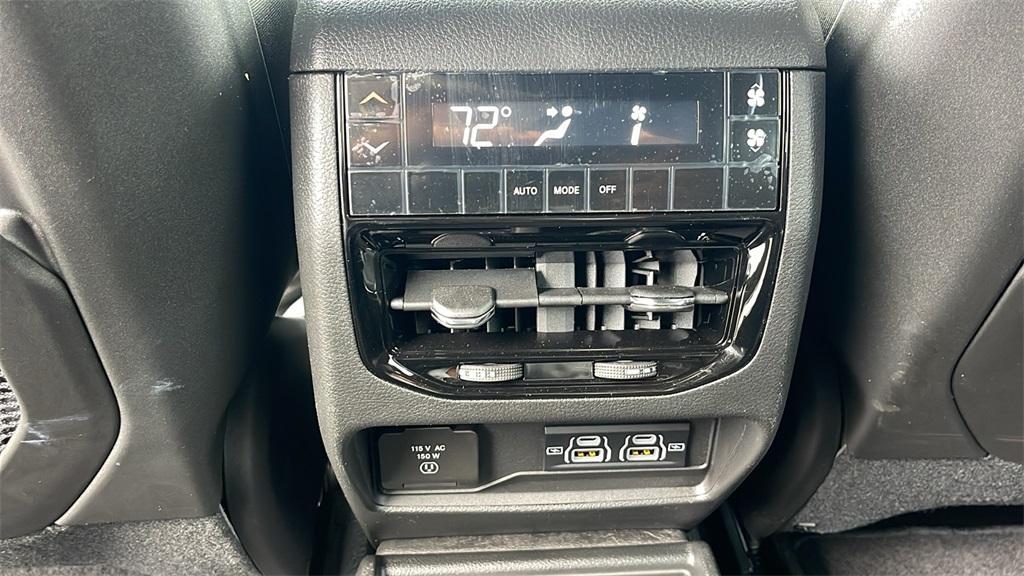 new 2025 Jeep Grand Cherokee L car, priced at $41,370