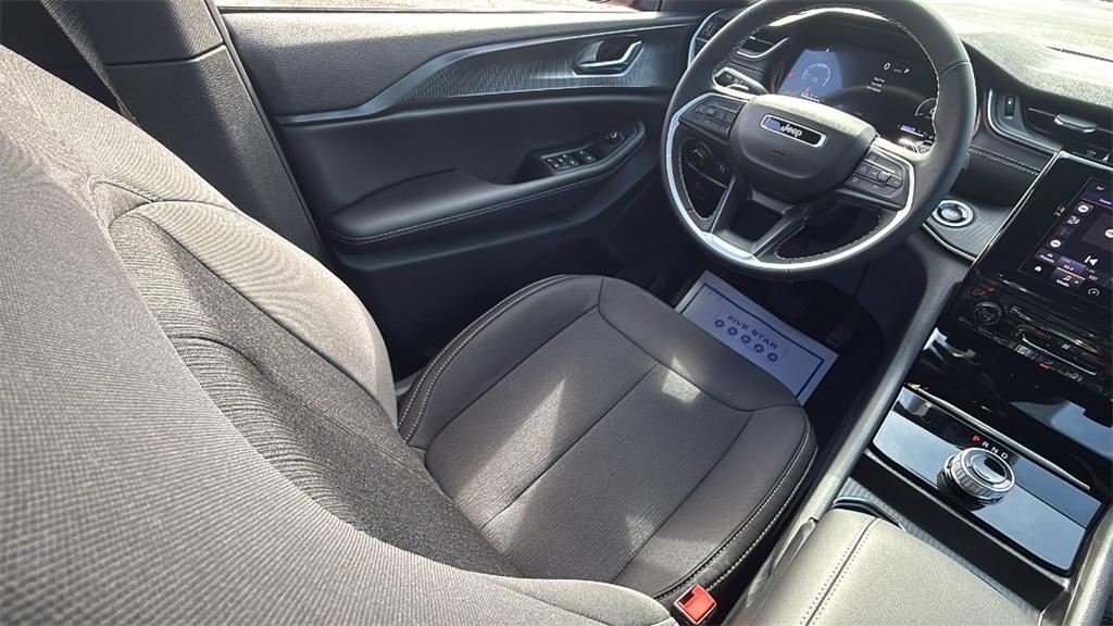 new 2025 Jeep Grand Cherokee car, priced at $36,450