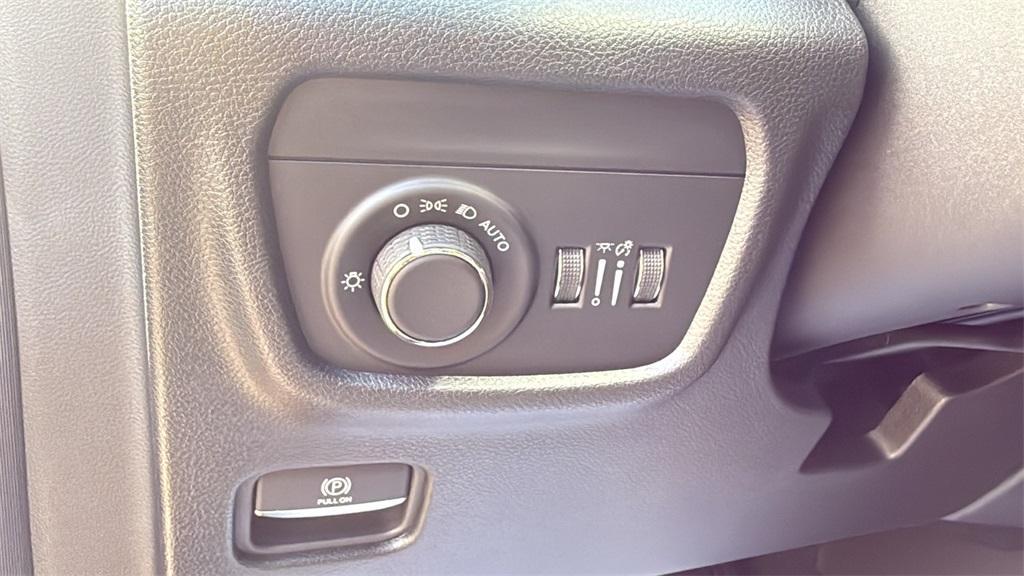 new 2025 Jeep Grand Cherokee car, priced at $36,450