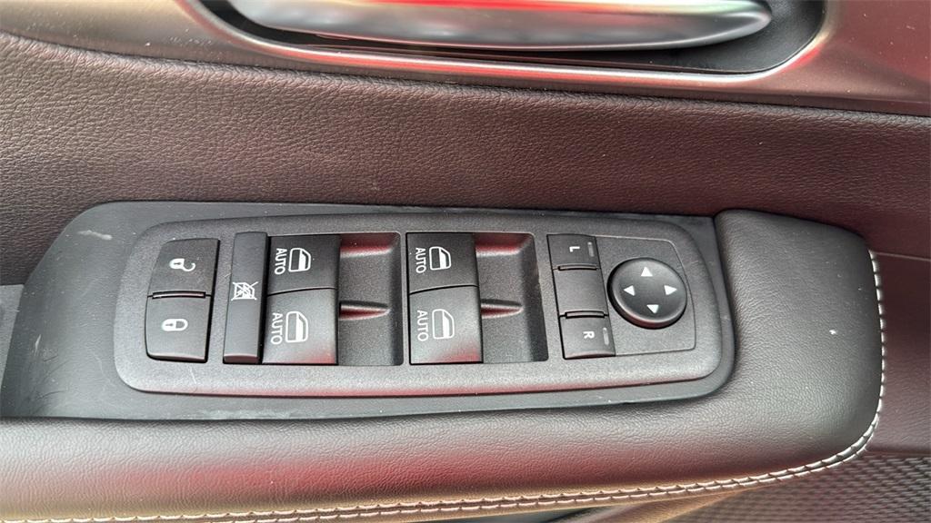 new 2026 Chrysler Pacifica car, priced at $41,385