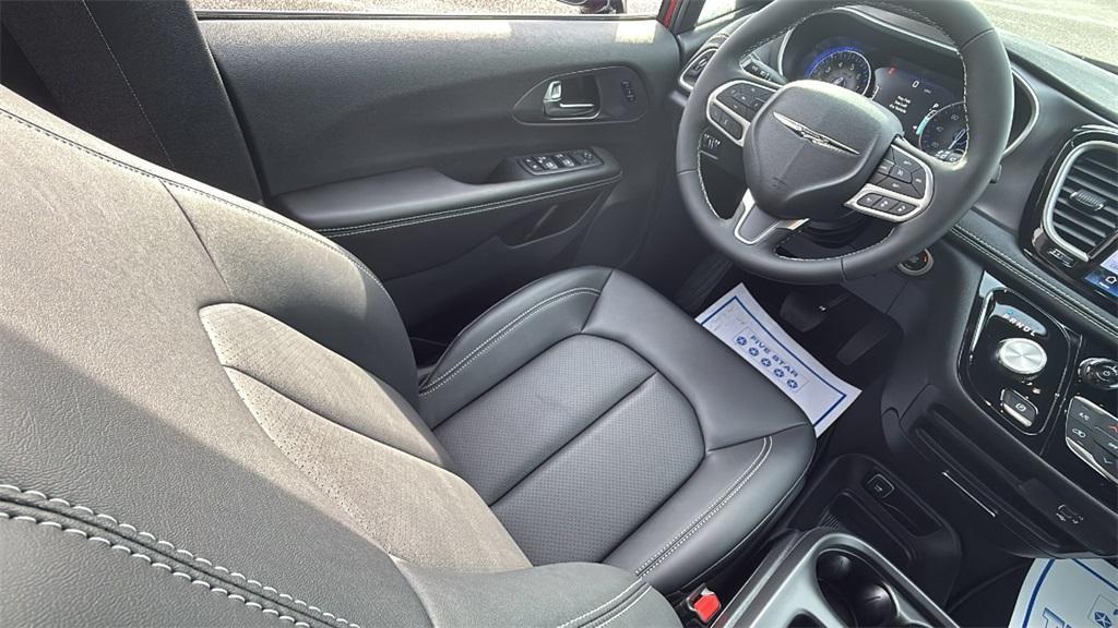 new 2026 Chrysler Pacifica car, priced at $41,385