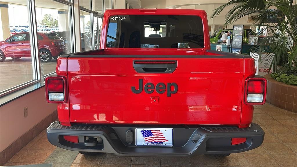 new 2025 Jeep Gladiator car, priced at $41,870