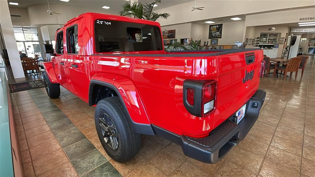 new 2025 Jeep Gladiator car, priced at $41,870