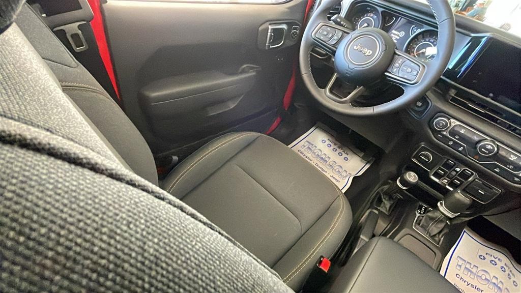 new 2025 Jeep Gladiator car, priced at $41,870