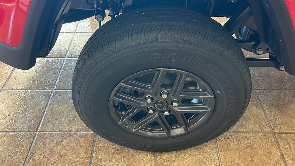 new 2025 Jeep Gladiator car, priced at $41,870