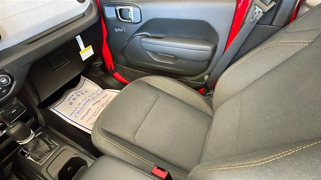 new 2025 Jeep Gladiator car, priced at $41,870