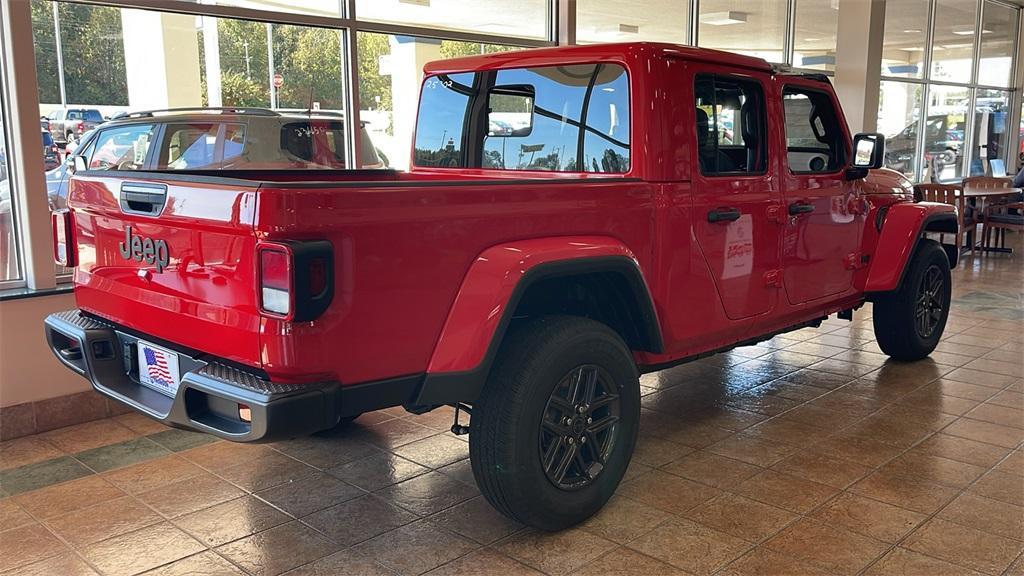 new 2025 Jeep Gladiator car, priced at $41,870
