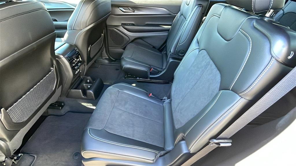 new 2025 Jeep Grand Cherokee L car, priced at $40,943