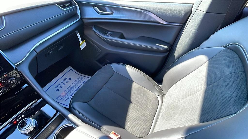 new 2025 Jeep Grand Cherokee L car, priced at $40,943