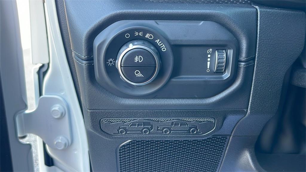 new 2025 Jeep Gladiator car, priced at $44,700