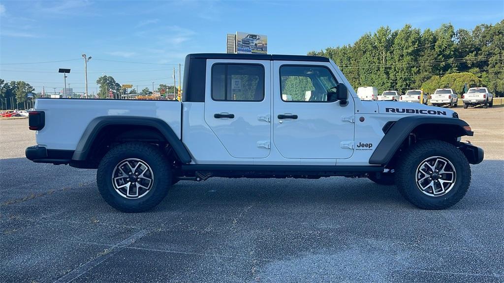 new 2025 Jeep Gladiator car, priced at $44,700