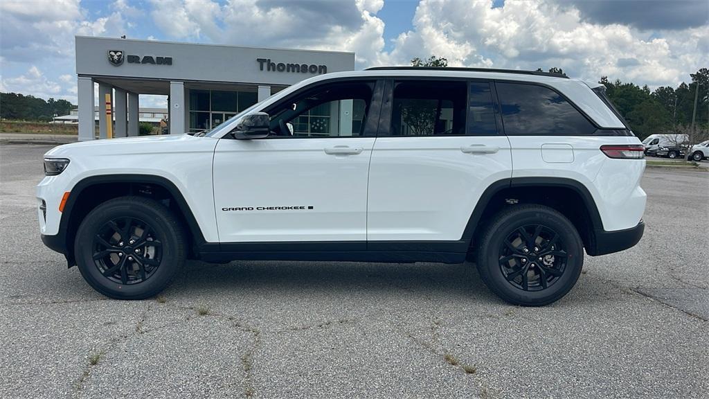 new 2025 Jeep Grand Cherokee car, priced at $39,271