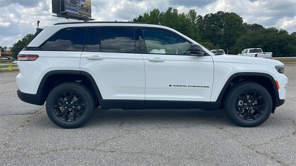 new 2025 Jeep Grand Cherokee car, priced at $39,271