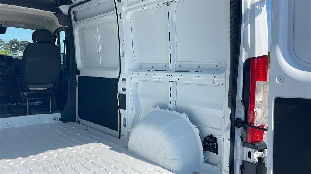 new 2025 Ram ProMaster 2500 car, priced at $50,330