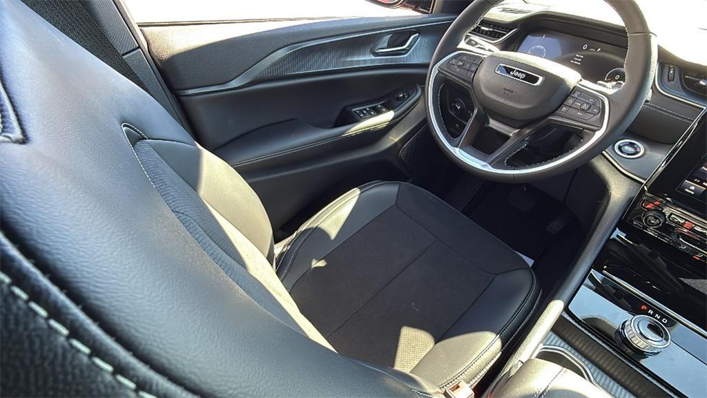 new 2025 Jeep Grand Cherokee car, priced at $37,773