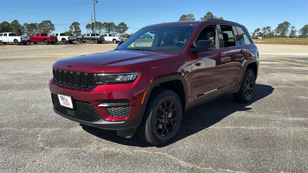 new 2025 Jeep Grand Cherokee car, priced at $37,773