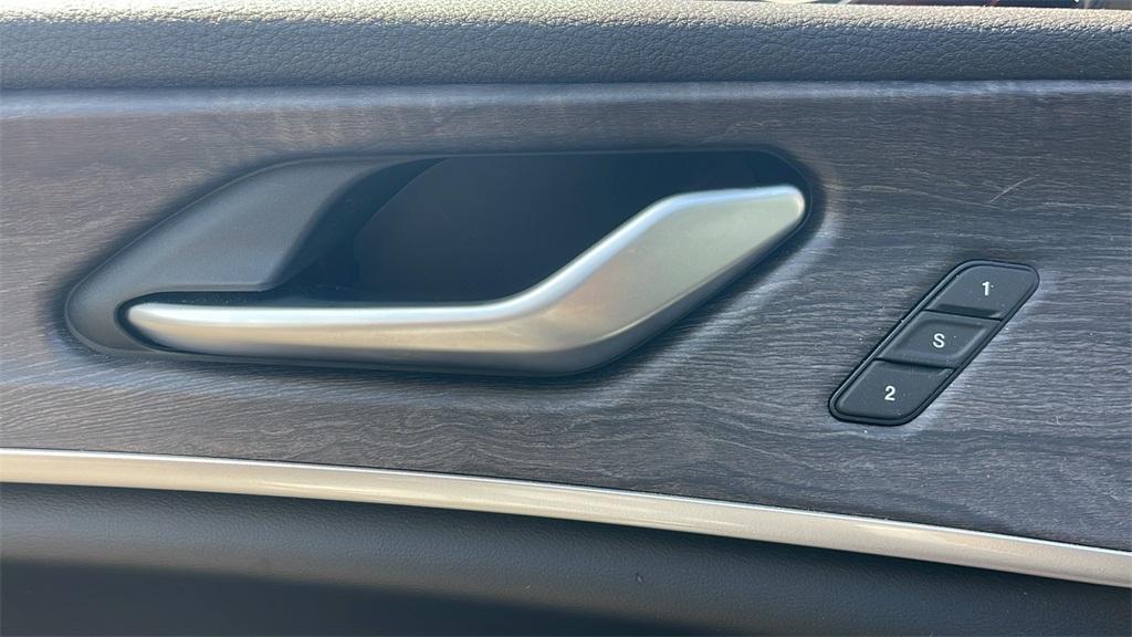 new 2025 Jeep Grand Cherokee L car, priced at $40,992