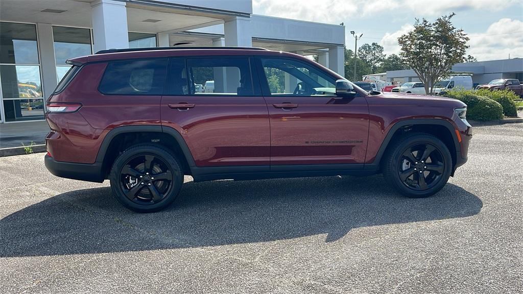 new 2025 Jeep Grand Cherokee L car, priced at $40,992