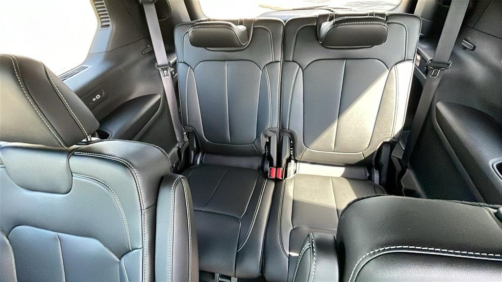 new 2025 Jeep Grand Cherokee L car, priced at $40,992