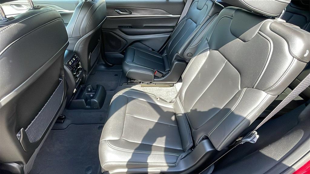 new 2025 Jeep Grand Cherokee L car, priced at $40,992