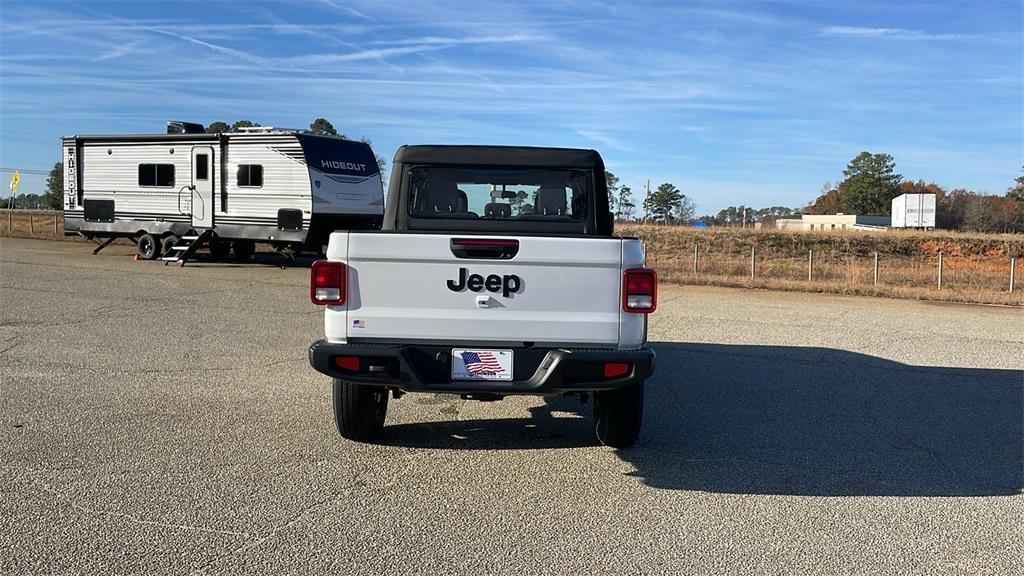 new 2025 Jeep Gladiator car, priced at $36,750